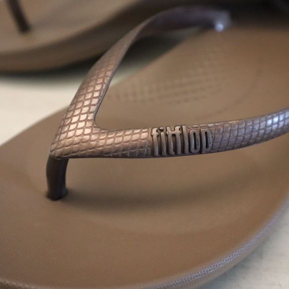 FitFlop E54-012-060 Women’s 8 Bronze Brown iQushion Ergonomic Flip-Flops Sandals - Picture 7 of 8